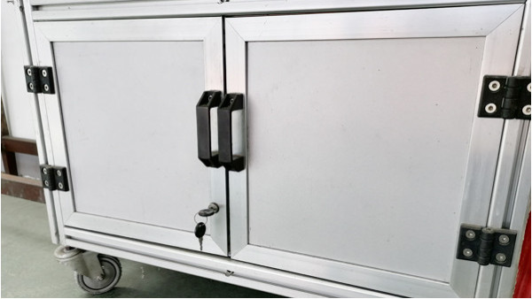 鋁型材機(jī)柜定制應(yīng)該怎樣報(bào)價(jià)？