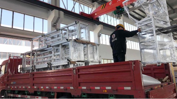 定制鋁型材完美發(fā)貨，精準(zhǔn)滿足您的每一個(gè)需求！